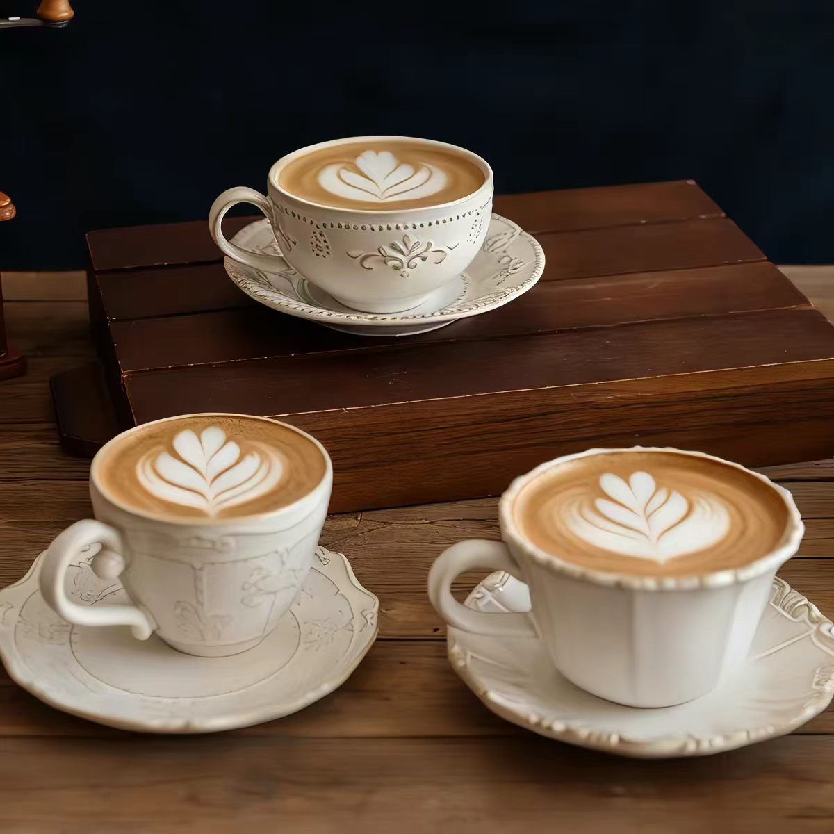Espresso Cup Saucer - Fransız Retro Kabartma Çiçek Fincan ve